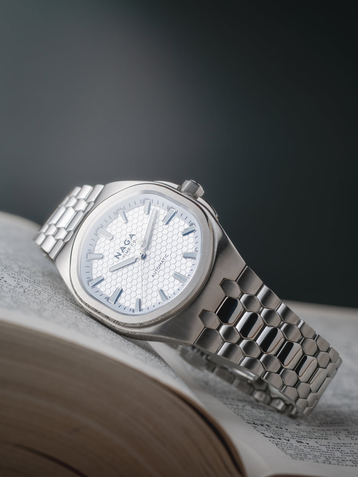 NAGA Spire 39 Silver White