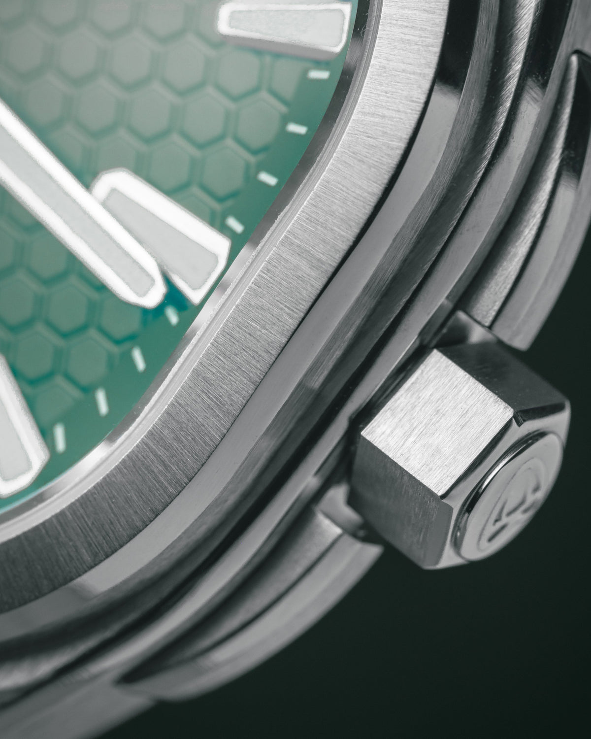 NAGA Spire 39 Serpent Green