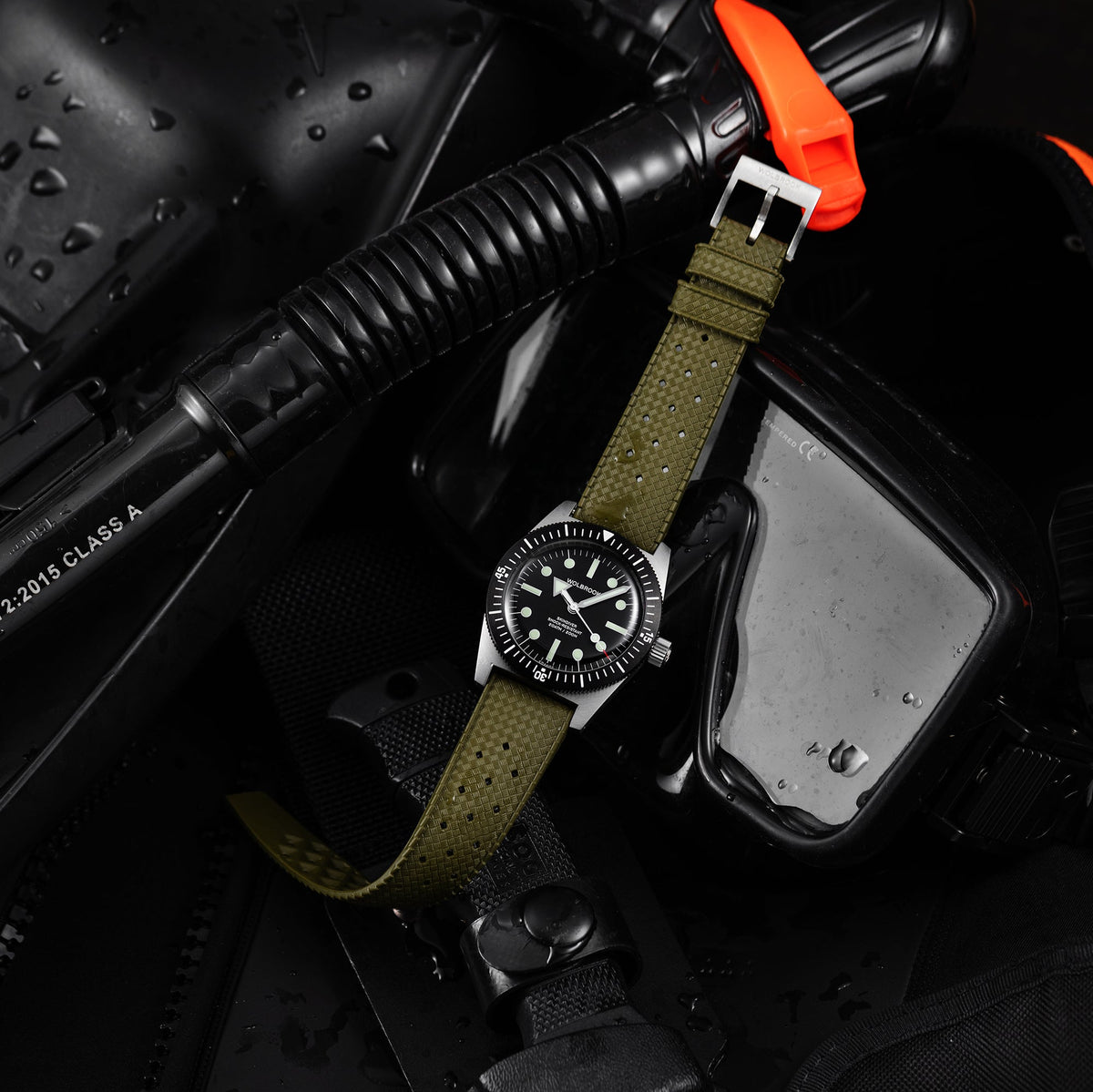Skindiver Automatic Dive Watch - 38 mm - Military Green "Tropic" Rubber Strap