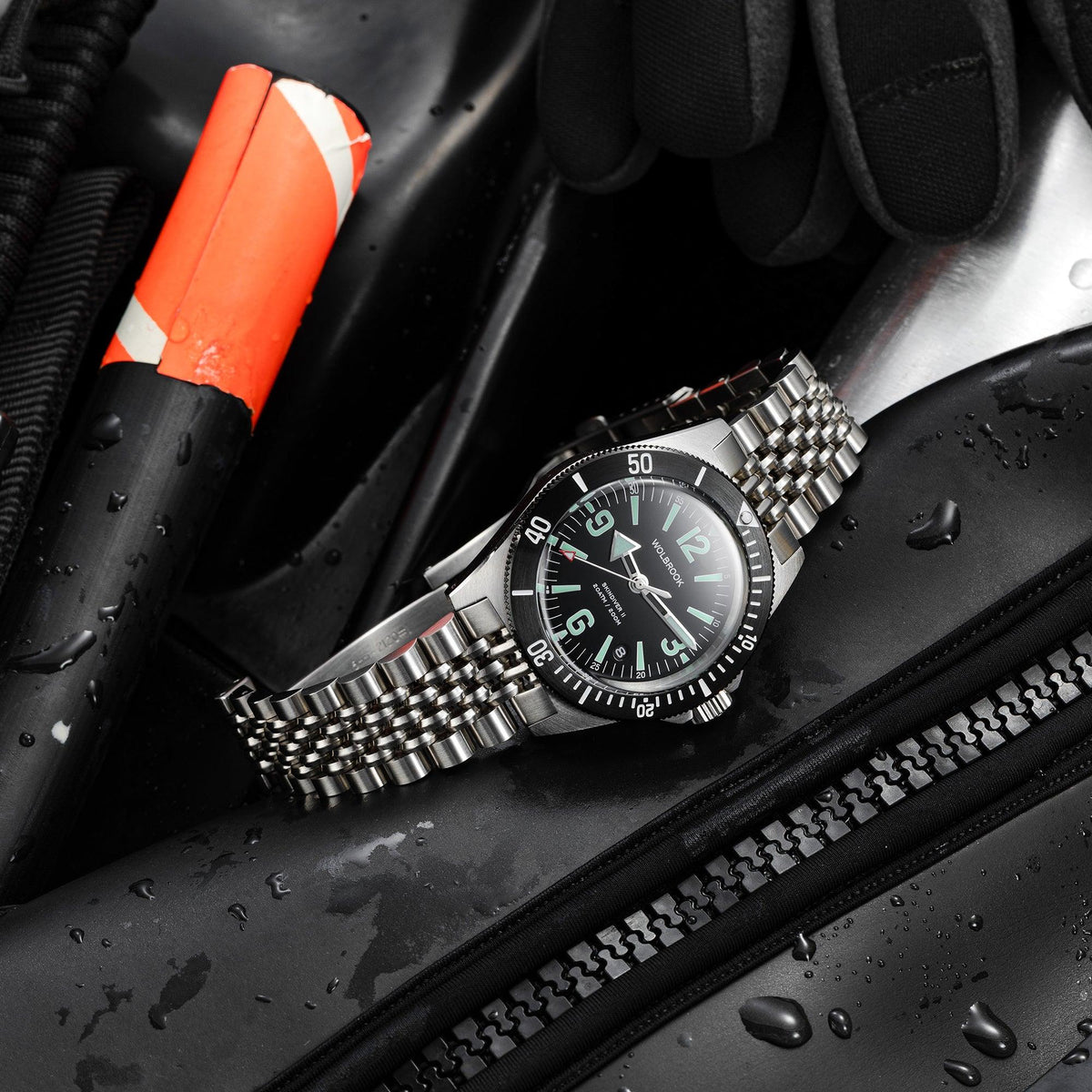 Skindiver II Automatic Dive Watch - Green Lum & Black Dial - Black "Tropic" Rubber Strap
