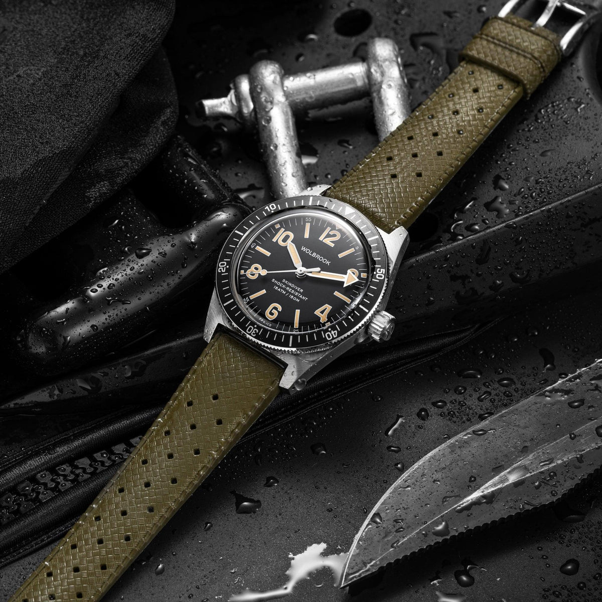 Skindiver Automatic Watch - Vintage Lum & Black Dial - Green Rubber Strap