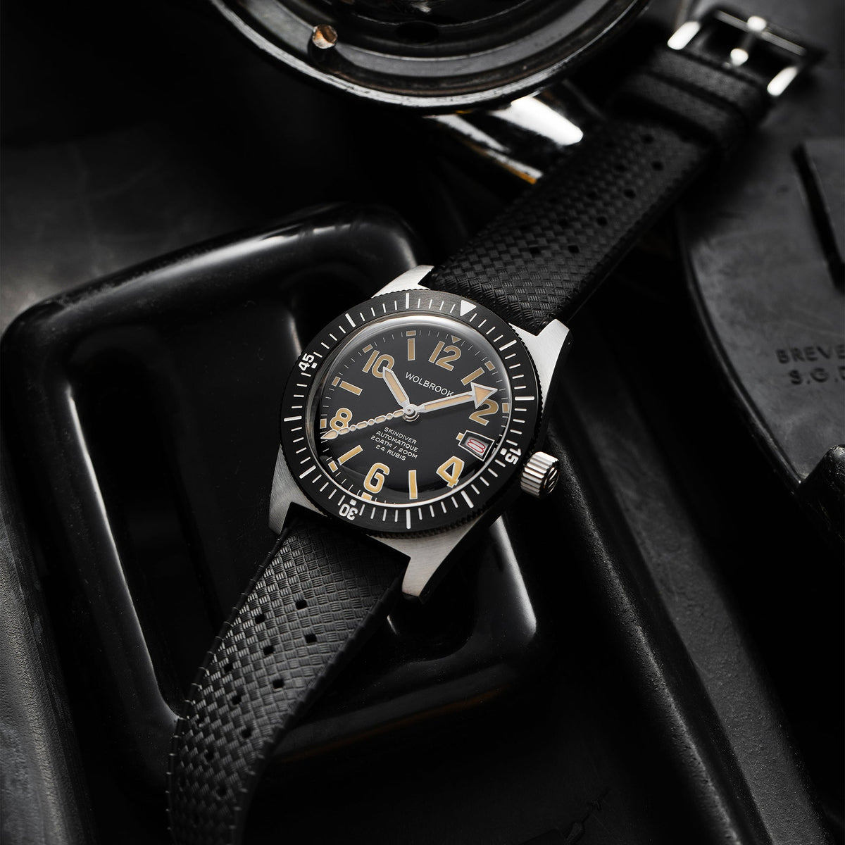Skindiver Automatic 38 mm Even Numerals Dive Watch - Cédric Dodane Edition - Black "Tropic" Rubber Strap