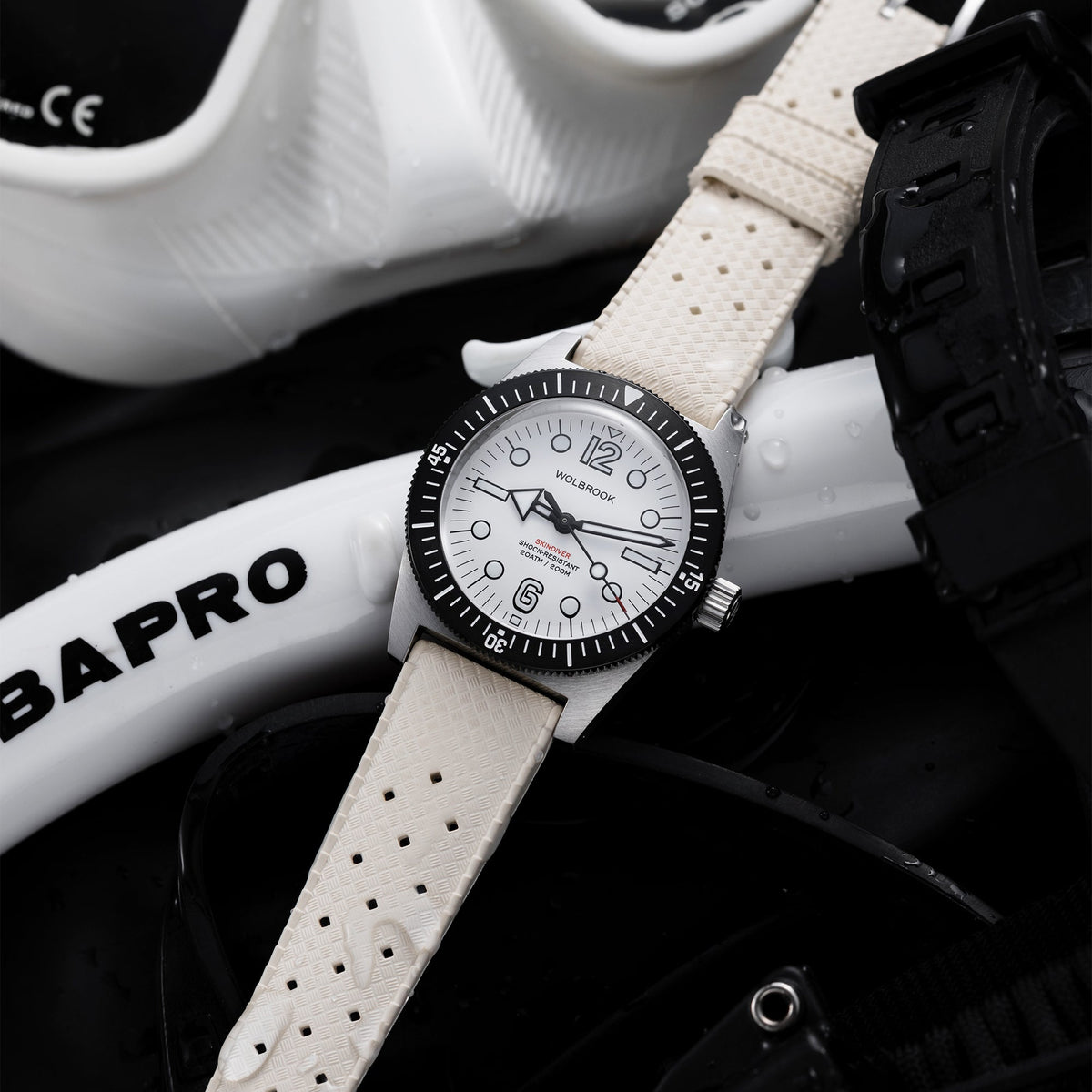 Skindiver Automatic 38 mm Jumbo Dive Watch - Arctic - Black "Tropic" Rubber Strap